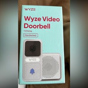 Wyze Hardwired Video Doorbell in White and Black